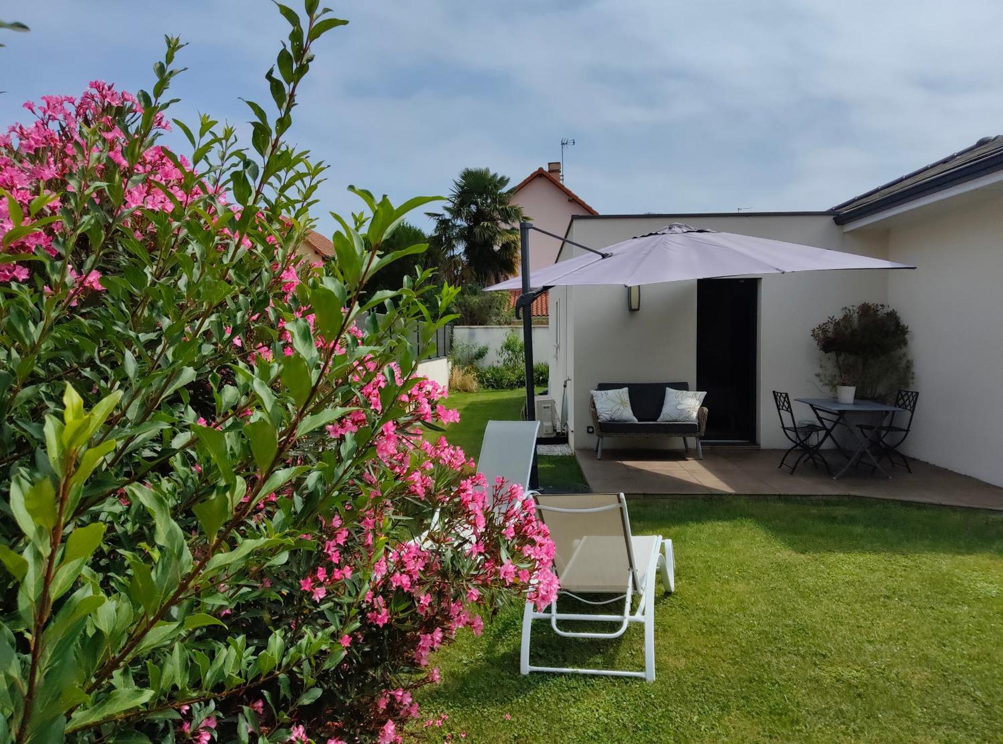 Du Cote De Chez Paule, Chambre Avec Entree Independante Et Salle D'Eau Privative Semeac ภายนอก รูปภาพ